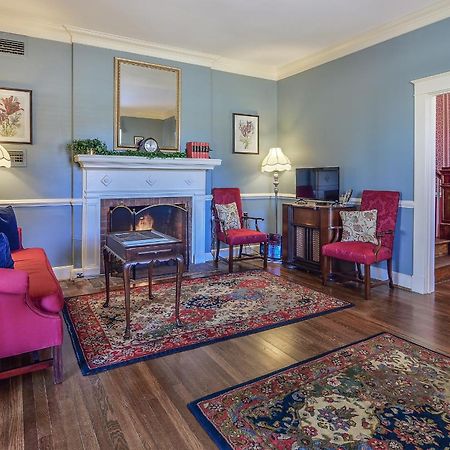 Cedars Of Williamsburg Bed & Breakfast Exterior photo