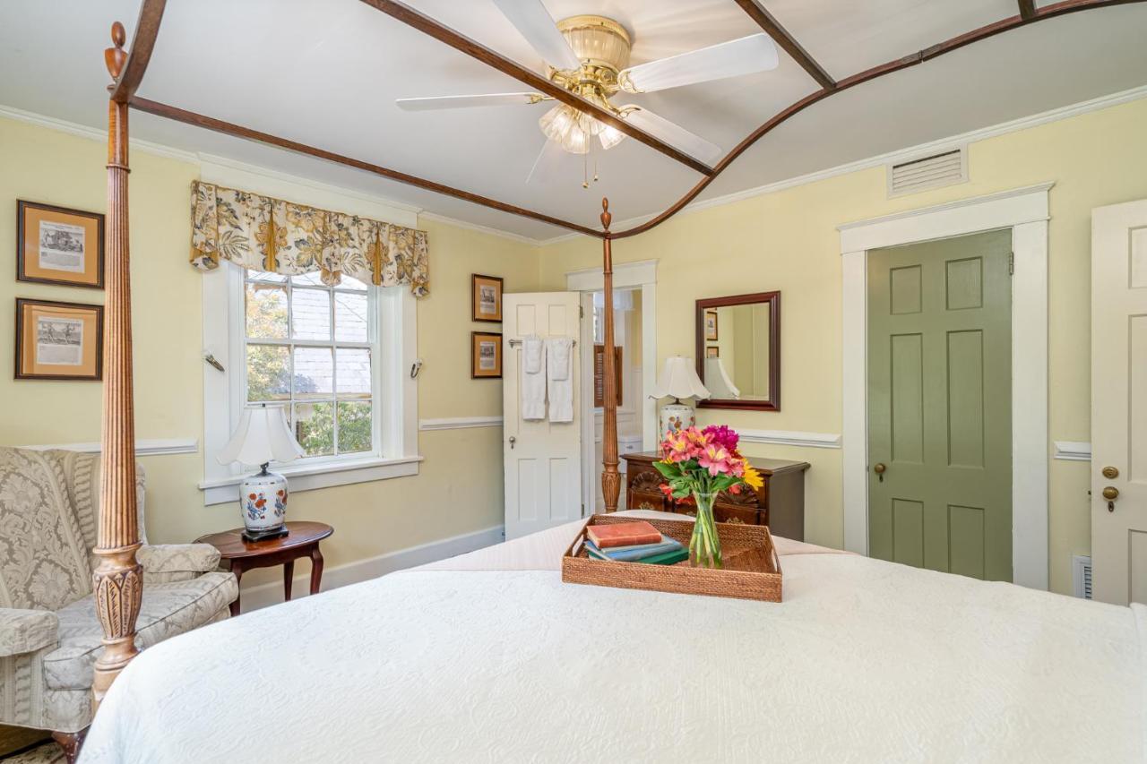 Cedars Of Williamsburg Bed & Breakfast Exterior photo