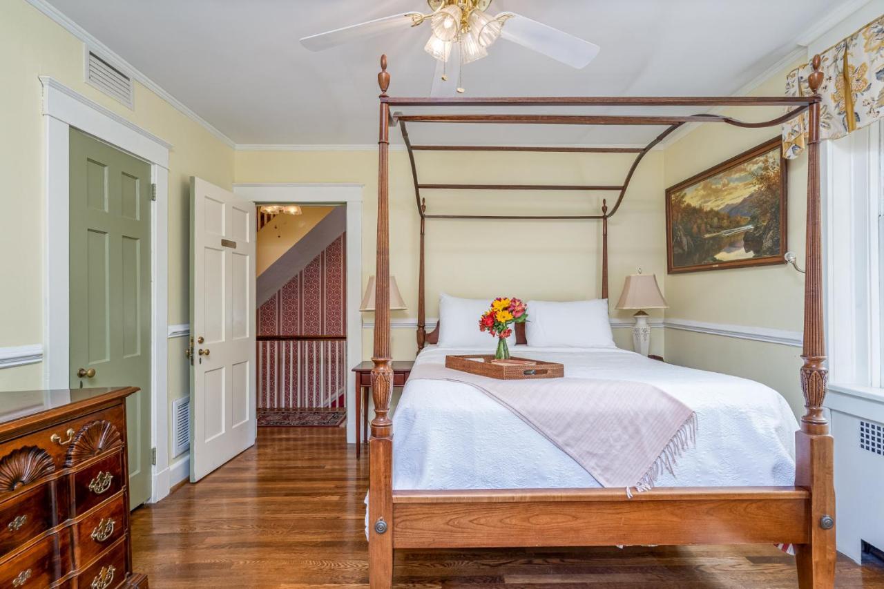 Cedars Of Williamsburg Bed & Breakfast Exterior photo