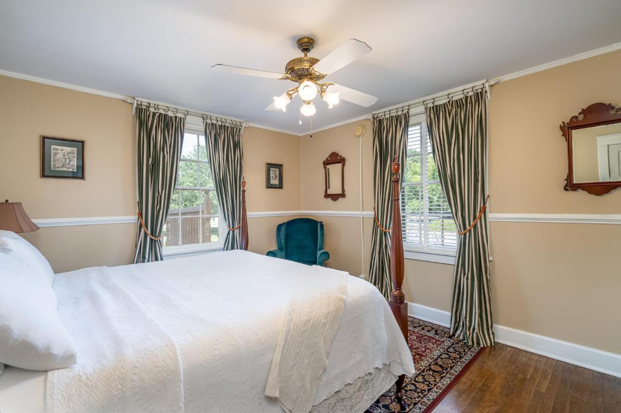 Cedars Of Williamsburg Bed & Breakfast Exterior photo