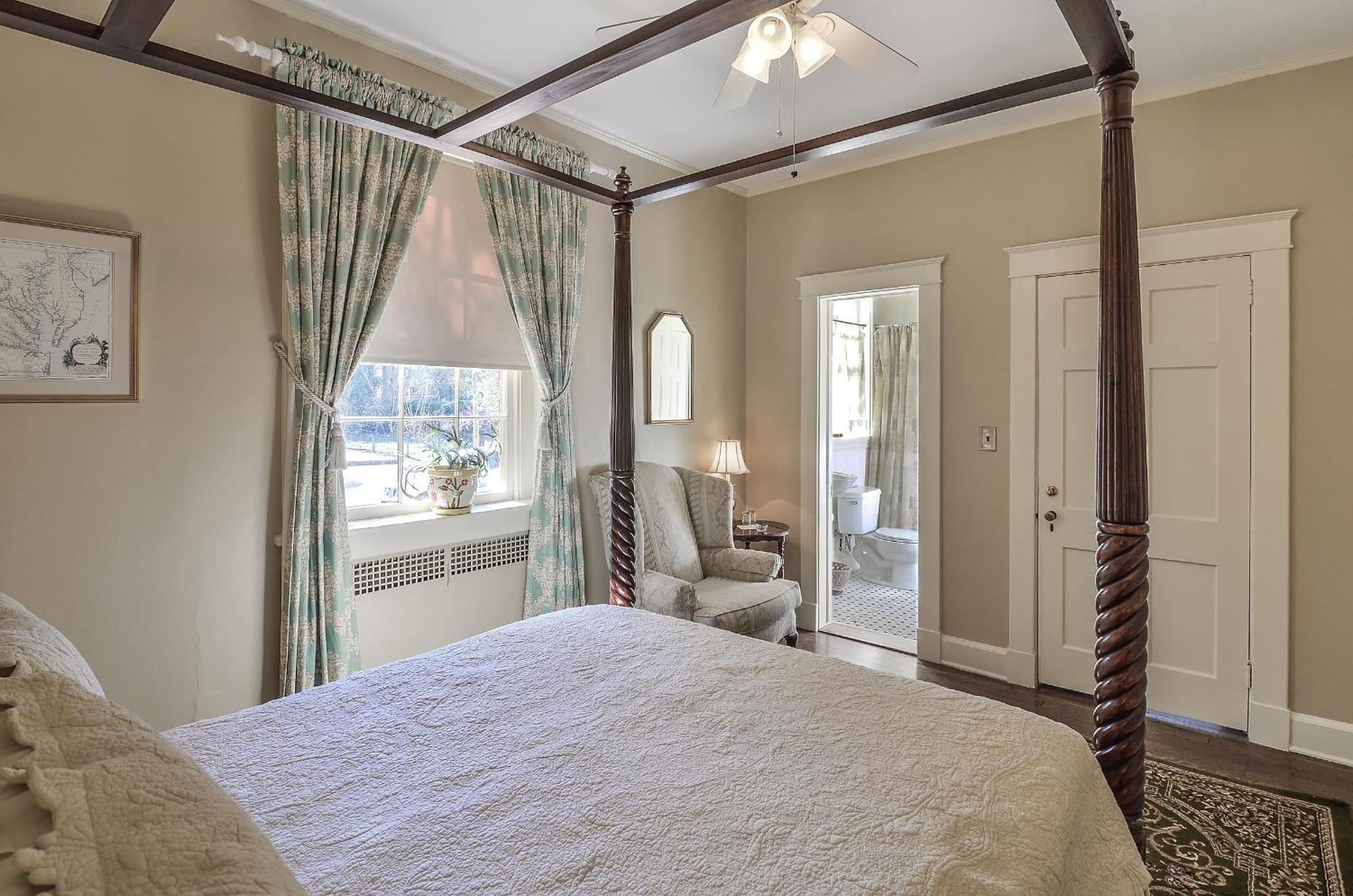 Cedars Of Williamsburg Bed & Breakfast Exterior photo