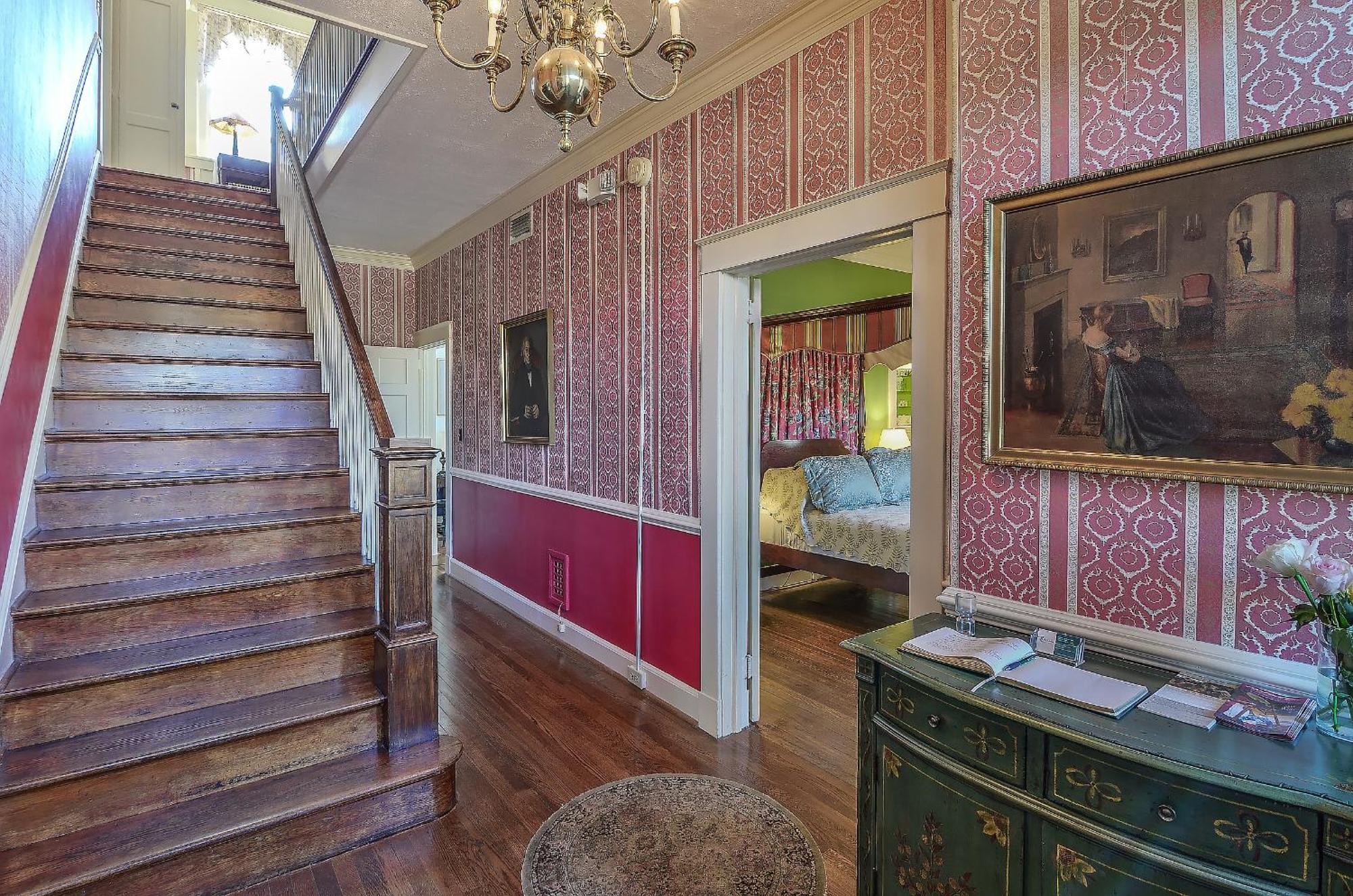 Cedars Of Williamsburg Bed & Breakfast Exterior photo