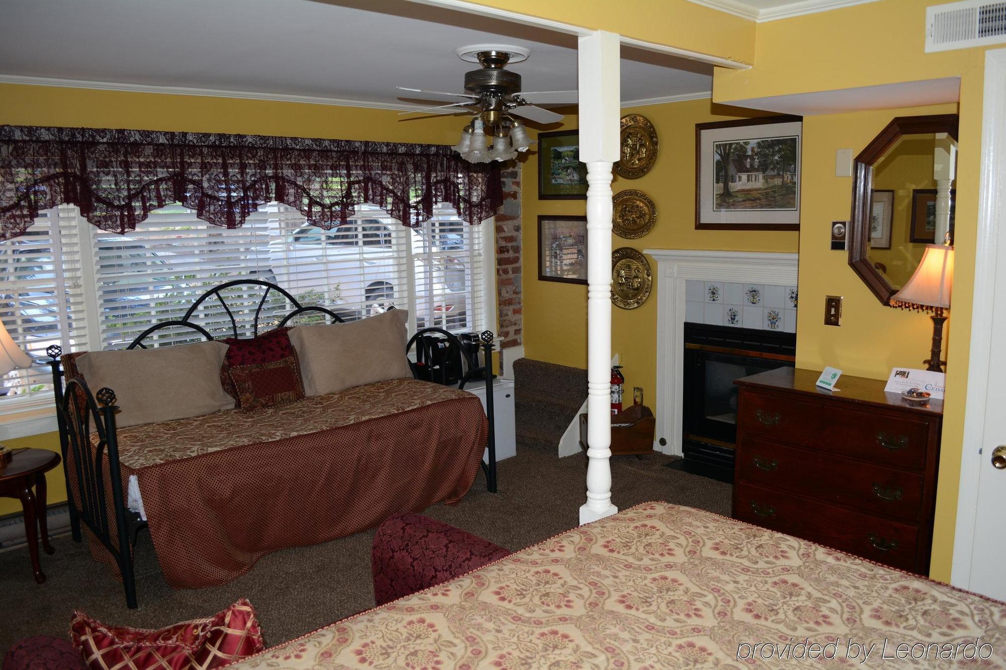 Cedars Of Williamsburg Bed & Breakfast Exterior photo