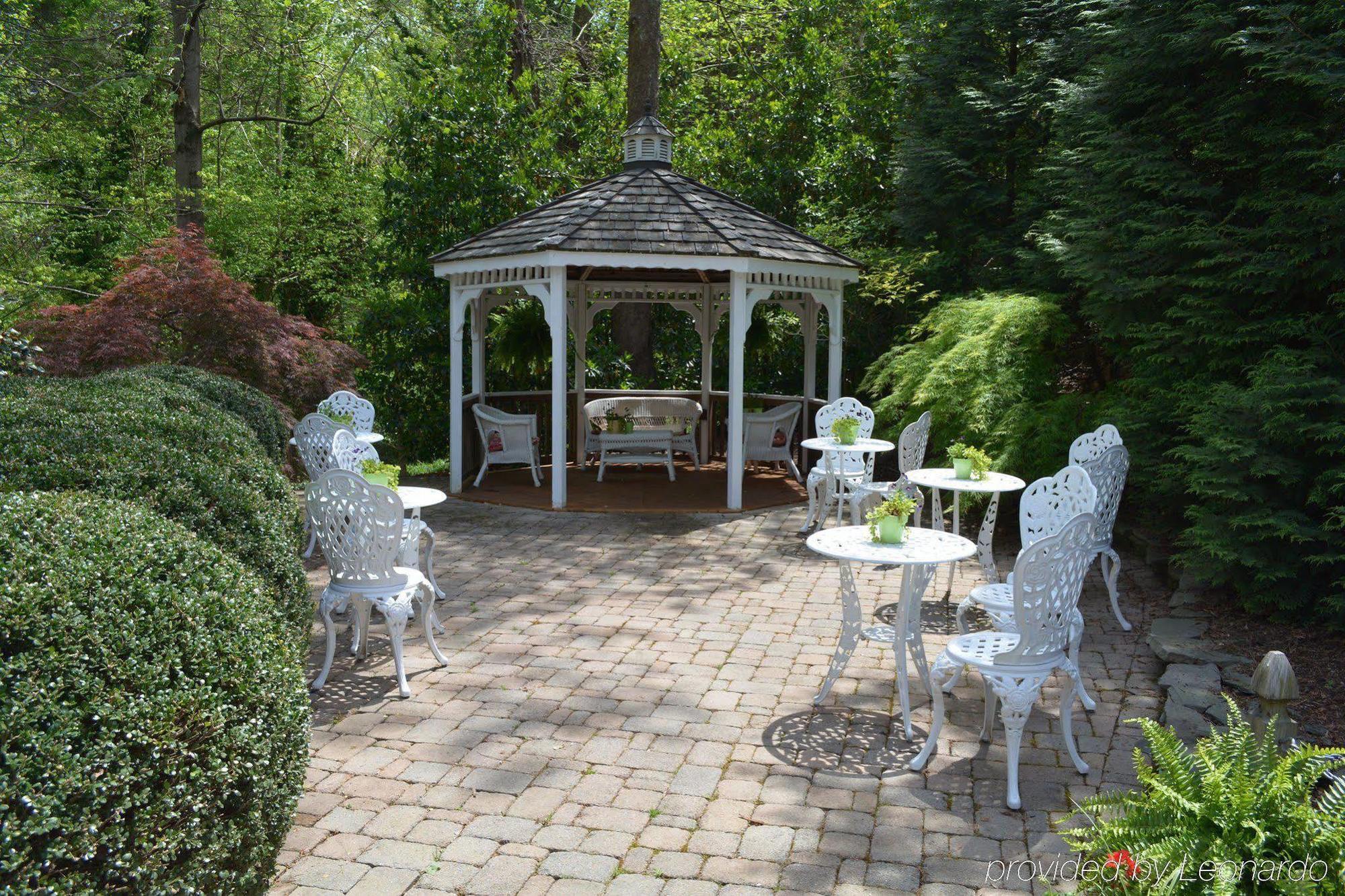 Cedars Of Williamsburg Bed & Breakfast Exterior photo