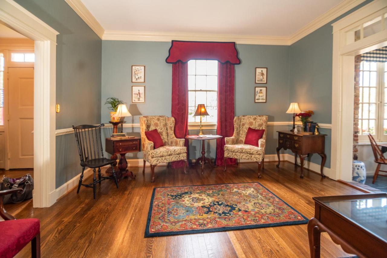 Cedars Of Williamsburg Bed & Breakfast Exterior photo