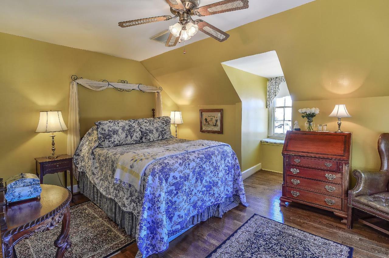 Cedars Of Williamsburg Bed & Breakfast Exterior photo