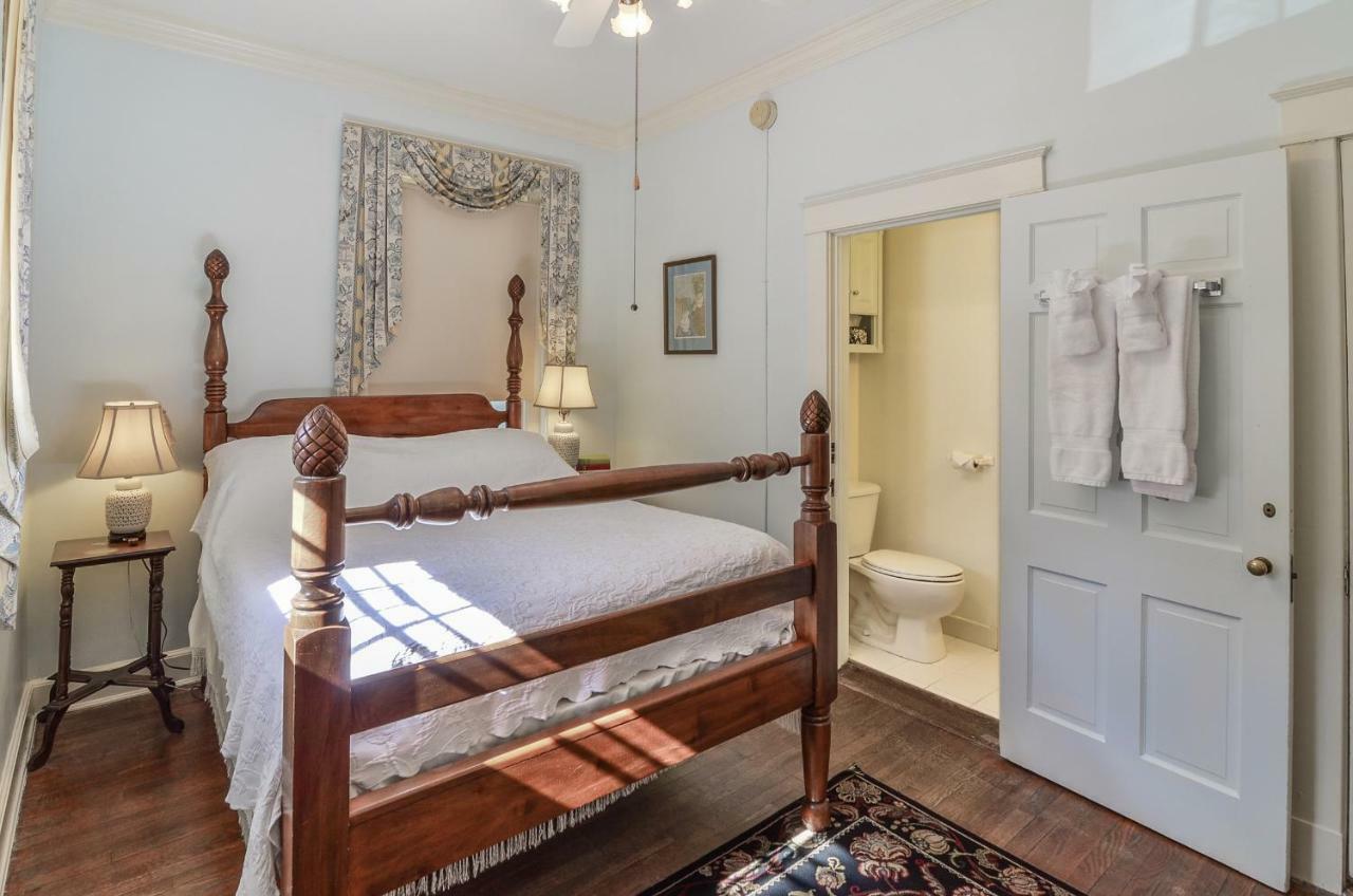Cedars Of Williamsburg Bed & Breakfast Exterior photo
